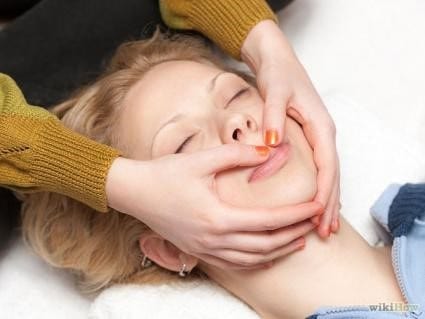 ماساژ صورت از چانه-min ماساژ صورت از چانه